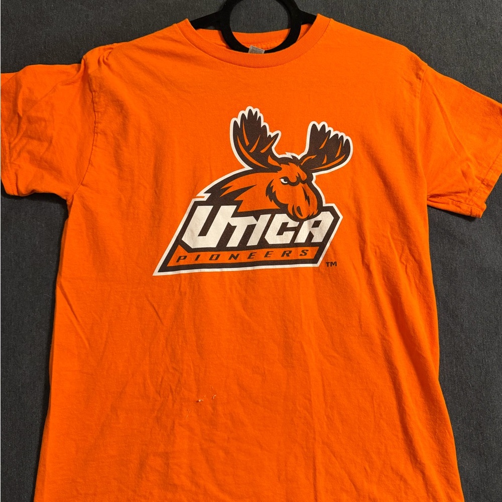 UTICA orange T shirt